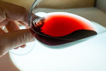 dégustation vin rouge © Eléonore H