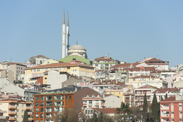 Fototapeta na wymiar Cityscape over istanbul with mosque