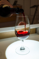 service d'un vin rouge à analyser