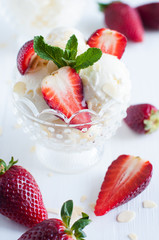 vanilla ice cream with almonds and strawberries