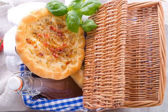Onion tart and Federweisser(Nouveau)