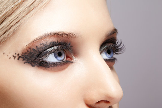 woman eyes with day makeup