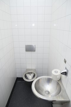 Toilet in policestation for suspects