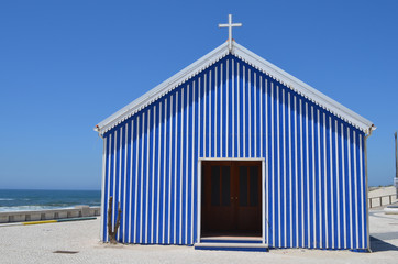 Holzkirche am Strand von MIra