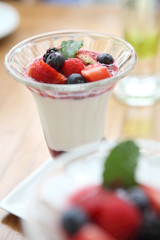 berries panna cotta