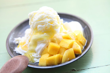 Shaved Ice dessert with Fresh Mango