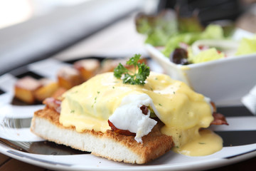 egg benedict