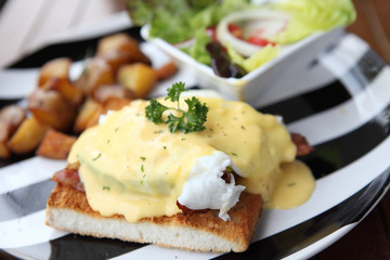 egg benedict