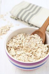 oatflakes in bowl