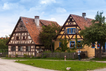 Fototapeta na wymiar Historisches Bauernhaus mit Fachwerk