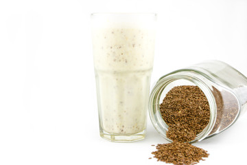 Smoothies drink with flaxseeds