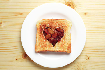 Slice of bread and raisins