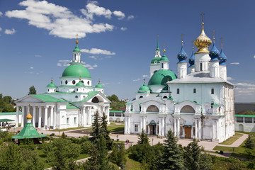 Fototapeta na wymiar Widok na klasztor Spaso-yakovlevski w Rostowie. Rosja