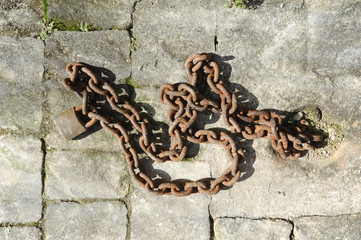 Chain with padlock