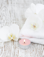 Plakat Spa set with white orchids