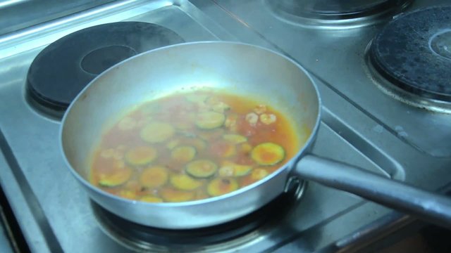 condimento preparato in padella