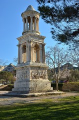 ALPILLES - GLANUM - MAUSOLEE DES JULES