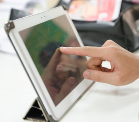 high resolution hand touching digital tablet