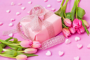 rosa Arrangement, Tulpen, Geschenk, Herzen
