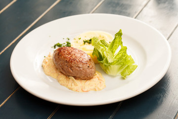 cutlet with mashed potatoes