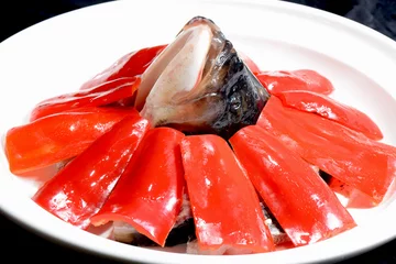 Wandcirkels aluminium Chinese Food: Fish Head surrounded by Red Pepper © bbbar