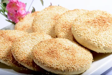 Fotobehang Chinese Food: Toasted Cakes with sesame seeds © bbbar