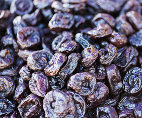 black raisins