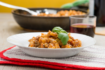 Pisarei o gnocchetti con sugo di fagioli