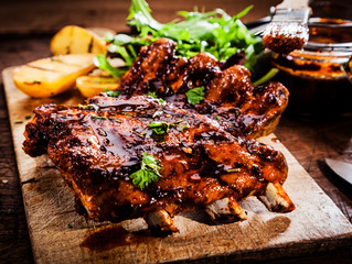 Delicious barbecued ribs - obrazy, fototapety, plakaty