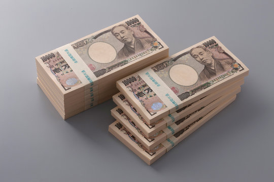 900万円の札束