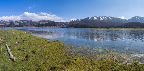 lake laceno