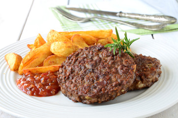 Veggie Burger with potato wedges