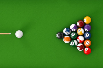 Glossy billiard balls set