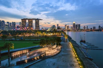  Singapore city skyline © Noppasinw