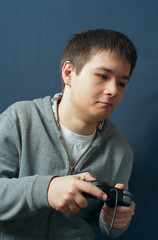 teen and gamepad © nuklein