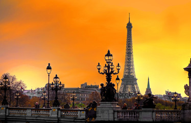 Tour Eiffel au crépuscule