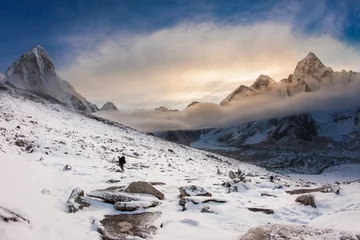 Poster Ochtendmening van Everest van Kala-Patthar, Nepal © naatphoto