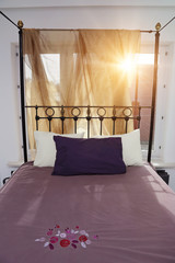 lit à baldaquin © mariesacha