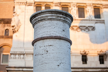 Colonna di marmo
