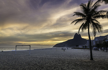Fototapeta na wymiar Sunset on Ipanema Beach in Rio de Janeiro, Brazil