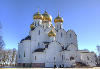 Fototapeta na wymiar Katedra Wniebowzięcia NMP. Jarosław, Rosja