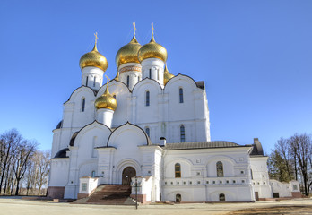 Fototapeta na wymiar Katedra Wniebowzięcia NMP. Jarosław, Rosja