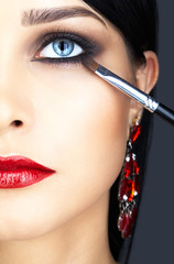 Obraz premium close-up shot of woman eye makeup