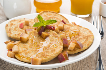 pancakes with peaches and honey for breakfast
