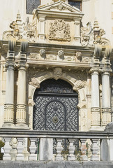 Obraz premium The portal of a castle