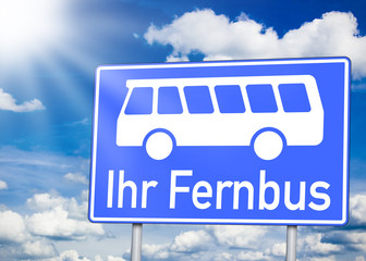 Schild mit Bus und Ihr Fernbus