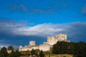 Obraz premium Summer Landscape with Medieval Stone Castle Ruins Rabi