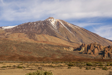 Fototapeta na wymiar Park Narodowy Teide na Teneryfie Roques de Garcia w Canary Islan
