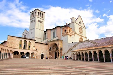 View of the famous Basilica of St Francis, Assisi, Italy - obrazy, fototapety, plakaty