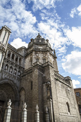 Fototapeta na wymiar Toledo Cathedral facade, spanish church